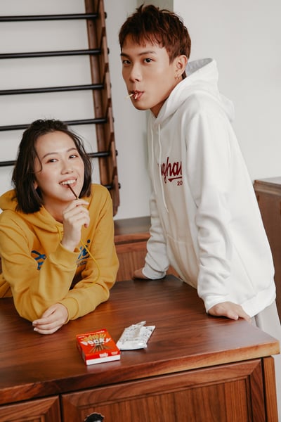 THU 2020 帽Ｔ－白色3