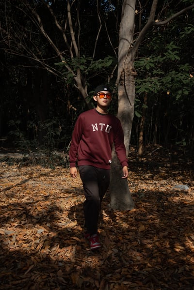 NTU 幾何款大學Ｔ－酒紅Ｓ號2