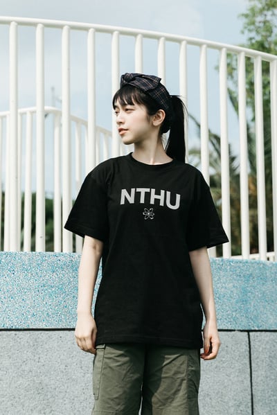 NTHU 經典短Ｔ－黑色1