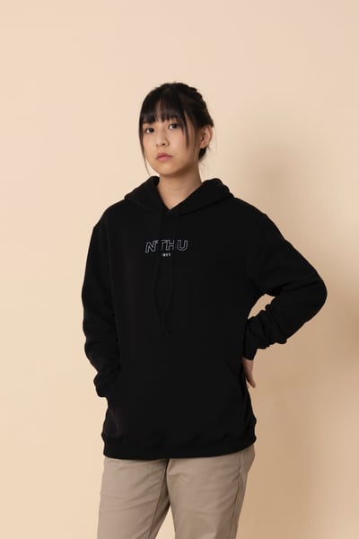 NTHU 小字款帽Ｔ－黑色1
