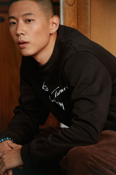 【 復刻 】書法款 大學Ｔ Sweatshirt（black）Ｓ號3