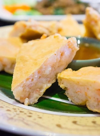 超厚月亮蝦餅附沾醬3