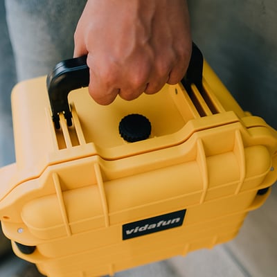 Vidafun V09 防水氣密抗撞提把收納箱 黃黑色5