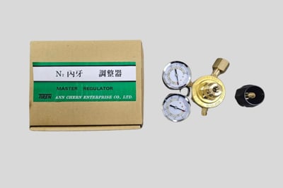 台製氮氣壓力調整器(內牙)2