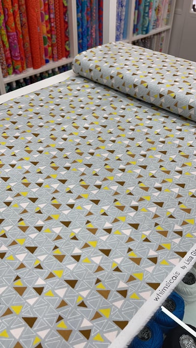 whimsicals【灰色三角形 quirky triangles】2