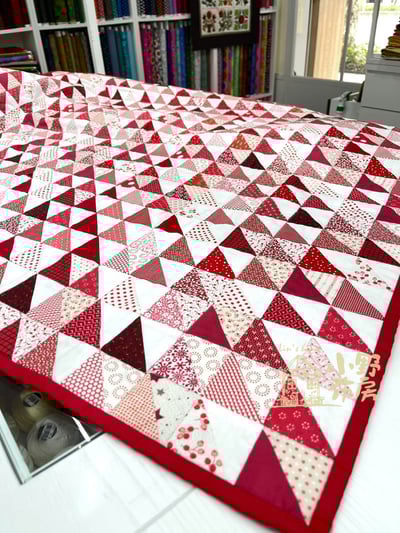 【不定時限定課程】熱情紅三角拼布被  x 黛安的布作雜貨1