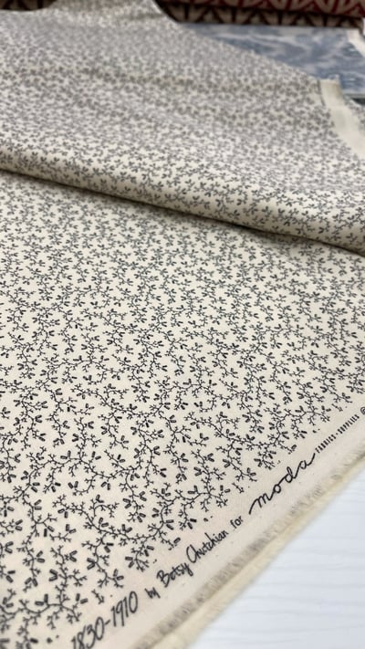 MODA【Elinore's Endeavor 1830-1910（米色/灰色）】Betsy Chutchian5