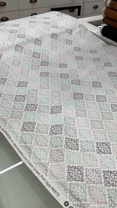 Contempo【錦緞獎章Damask Medallion】3