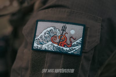 神奈川沖浪裏石距士氣章1