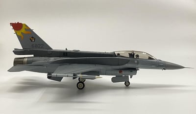 1/72 HM 限量版ROCAF 中華民國空軍F-16V 紅太陽 馬拉道圖騰/Mr.Dom合作彩盒盒繪6
