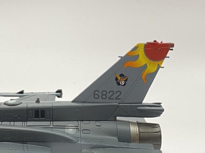 1/72 HM 限量版ROCAF 中華民國空軍F-16V 紅太陽 馬拉道圖騰/Mr.Dom合作彩盒盒繪8