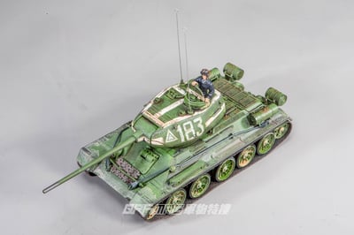 FOV 1/32 二戰蘇聯 T34/85 中戰車 第九坦克師塗裝版1