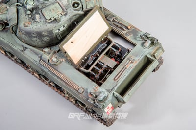 FOV 1/32 二戰英軍 雪曼戰車 “螢火蟲” Sherman Firefly4