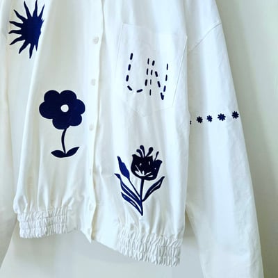 刺繡小花開釦襯衫3