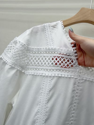 刺繡V領度假連身裙洋裝8
