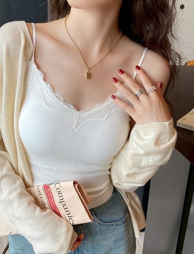 『買一送一』蕾絲可調肩帶胸墊背心1