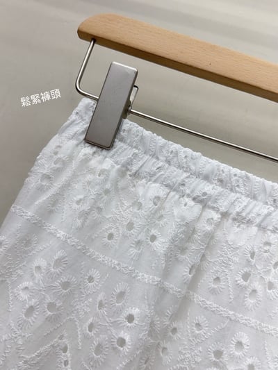 彈力吊帶背心＋鏤空刺繡半身裙套裝9