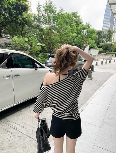 條紋短袖上衣＋U領吊帶背心兩件套3