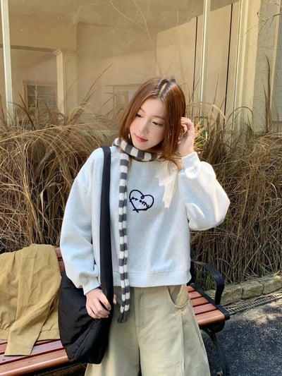 愛心刺繡大學TEE上衣8