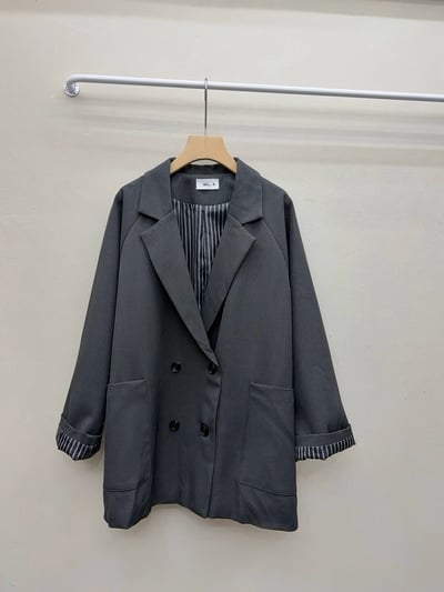 條紋拼接雙排扣西裝外套11