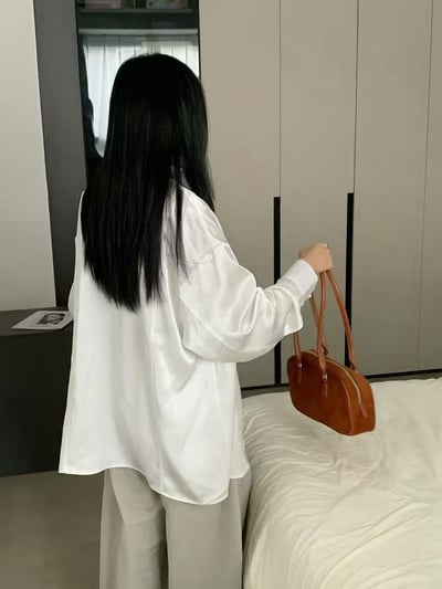 緞面光澤包釦長袖襯衫4