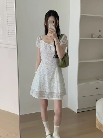 公主袖花花短洋裝4