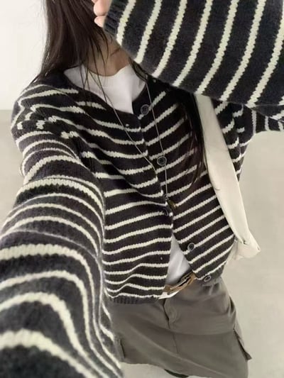撞色條紋排扣針織外套上衣8