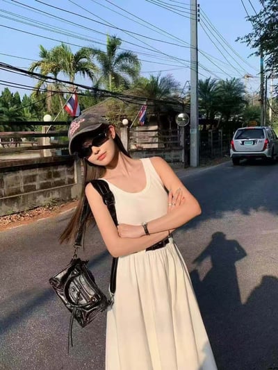 附腰帶拼接背心洋裝5