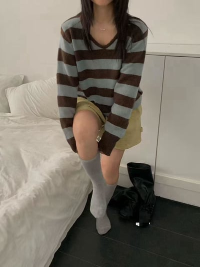 撞色V領條紋毛衣4
