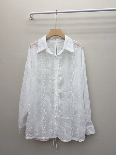 後綁帶立體花刺繡排扣襯衫9