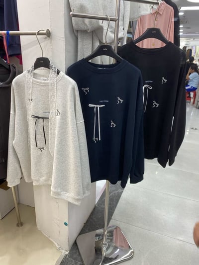 重工刺繡蝴蝶結長板TEE上衣3