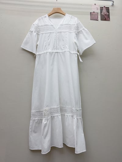 刺繡V領度假連身裙洋裝5