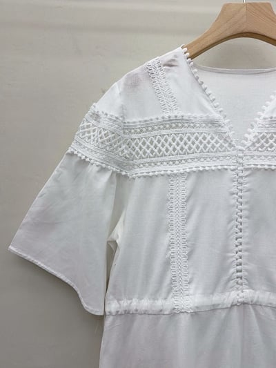 刺繡V領度假連身裙洋裝7
