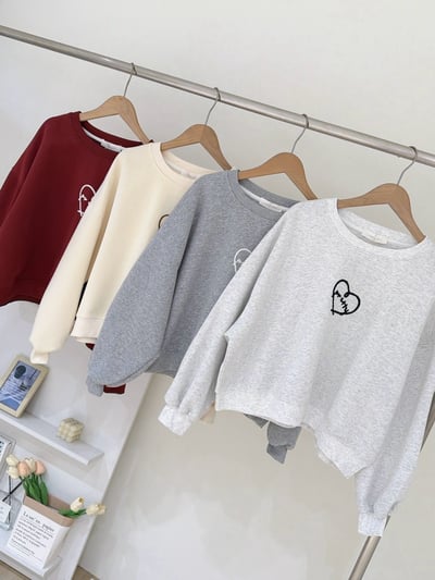 愛心刺繡大學TEE上衣13