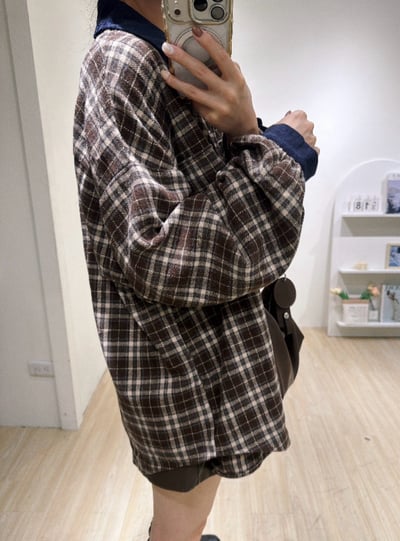 燈芯絨撞色領格紋襯衫6