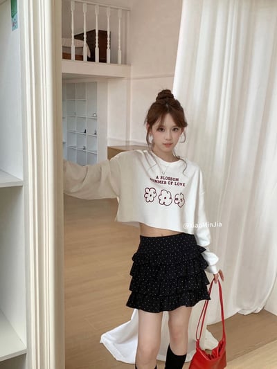 澎袖小花短版tee上衣9