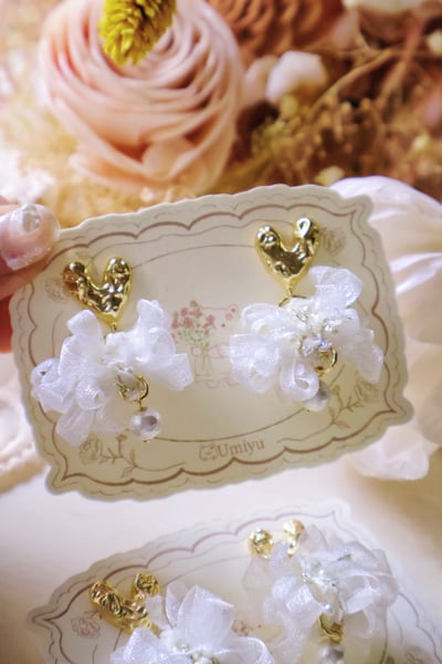 《白紗心語耳環》1