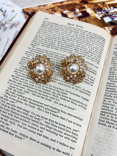 珍珠花蕊金耳環1