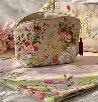 歐洲ADL刺繡大化妝包/收納包-瑪麗安東尼3