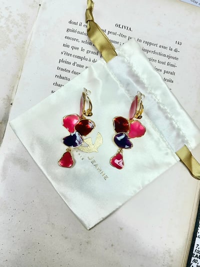 C&J 夾式花瓣垂墜耳環4