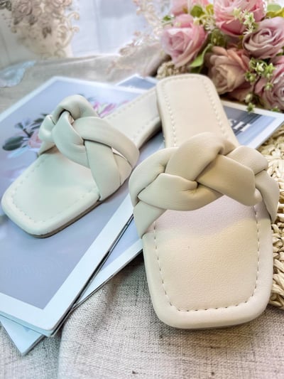 時尚皮革扭結涼鞋4