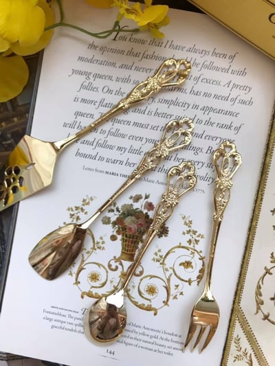 日本製金色皇冠湯匙/冰淇淋匙/蛋糕鏟4