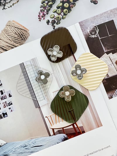 花瓣免打孔強粘掛勾(四色一組)1