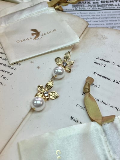 C&J 珍珠垂墜耳環9