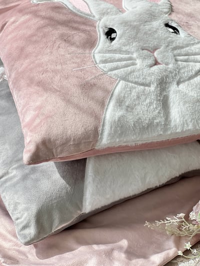 蜜桃絨萌兔抱枕3