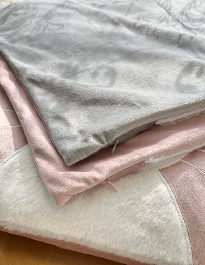 蜜桃絨萌兔抱枕5