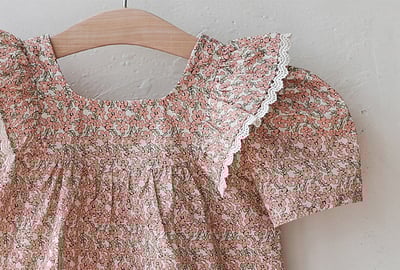 碎花花邊泡泡袖上衣6