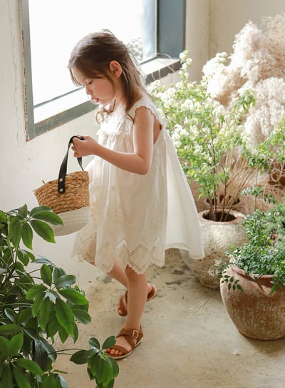 氣質雕花蕾絲背心洋裝4