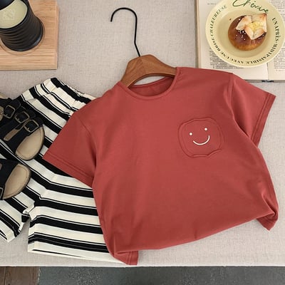 簡約口袋笑臉T恤3