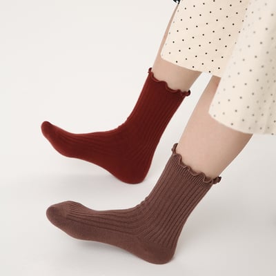 純色木耳邊中筒襪13